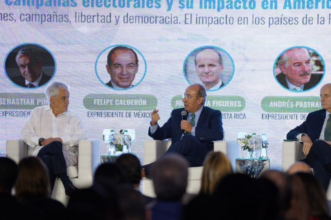 CALDERON ACUSA A AMLO DE CREAR UNA “MAQUINARIA ELECTORAL” CON RECURSOS PÚBLICOS 