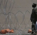 BIDEN PERMITE CORTE DE ALAMBRE DE PÚAS EN LA FRONTERA 