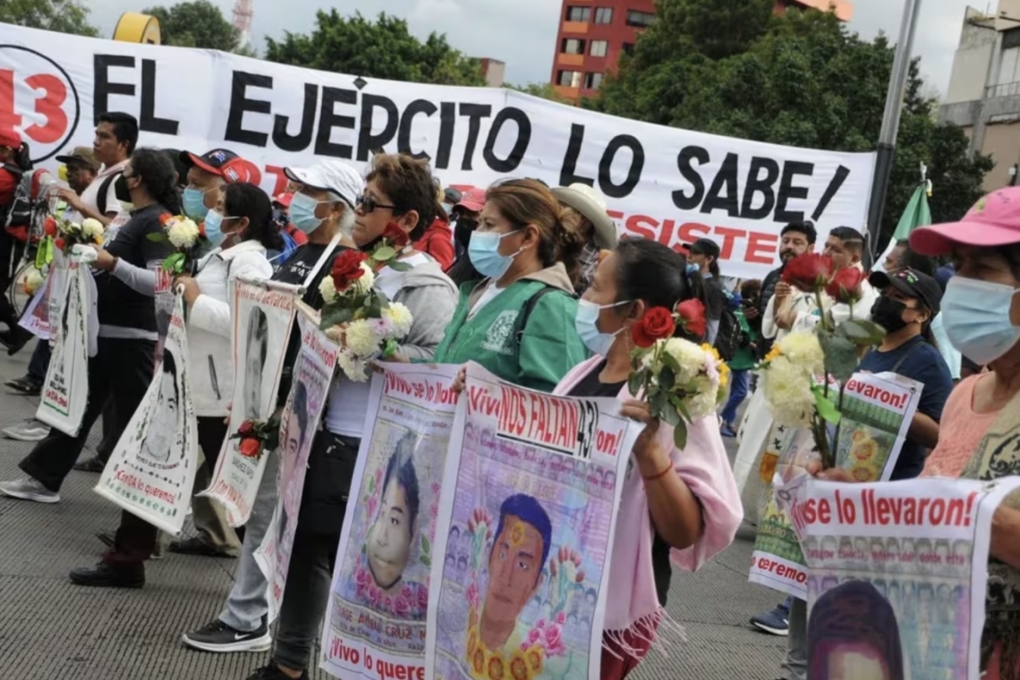 ALEJANDRO ENCINAS SE LANZA CONTRA LA SEDENA TRAS “SABADAZO” EN EL CASOAYOTZINAPA