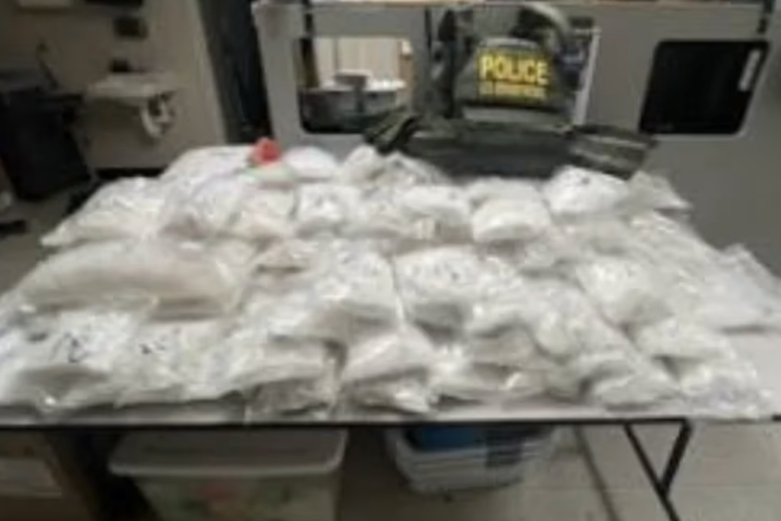 DETIENEN EN LA FRONTERA A MEXICANO QUE LLEVABA METANFETAMINA VALUADA EN MÁS DE 4 MILLONES DE PESOS 