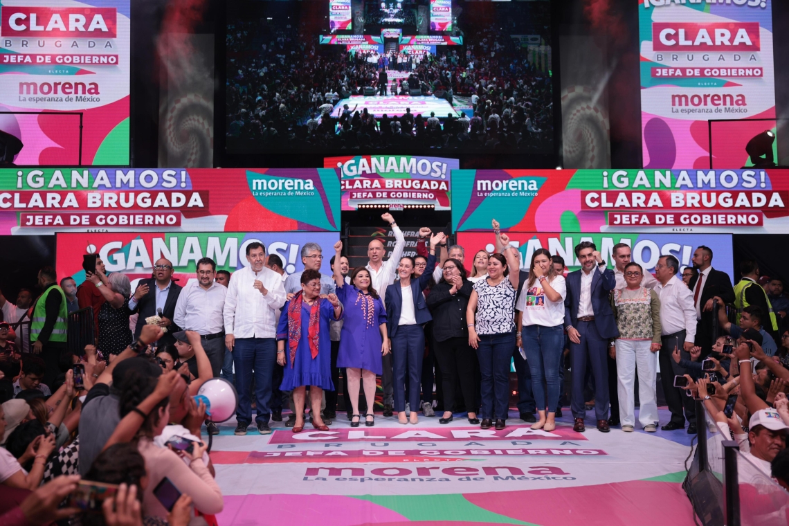 ”LA HONESTIDAD DERROTÓ A LA CALUMNIA Y A LA CORRUPCIÓN”: CLAUDIA SHEINBAUM CELEBRA ENTREGA DE CONSTANCIA A CLARA BRUGADA COMO JEFA DE GOBIERNO ELECTA DE LA CIUDAD DE MÉXICO