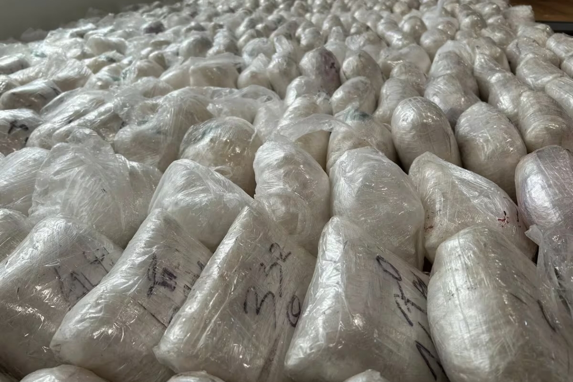 EJÉRCITO Y GUARDIA NACIONAL LE QUITAN MILLONARIO CARGAMENTO DE METANFETAMINA AL NARCO EN TIJUANA 