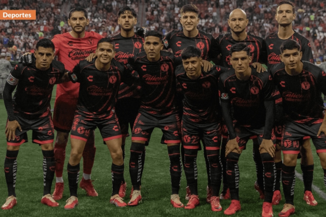 XOLOS MASACRA A CHIVAS EN CASA