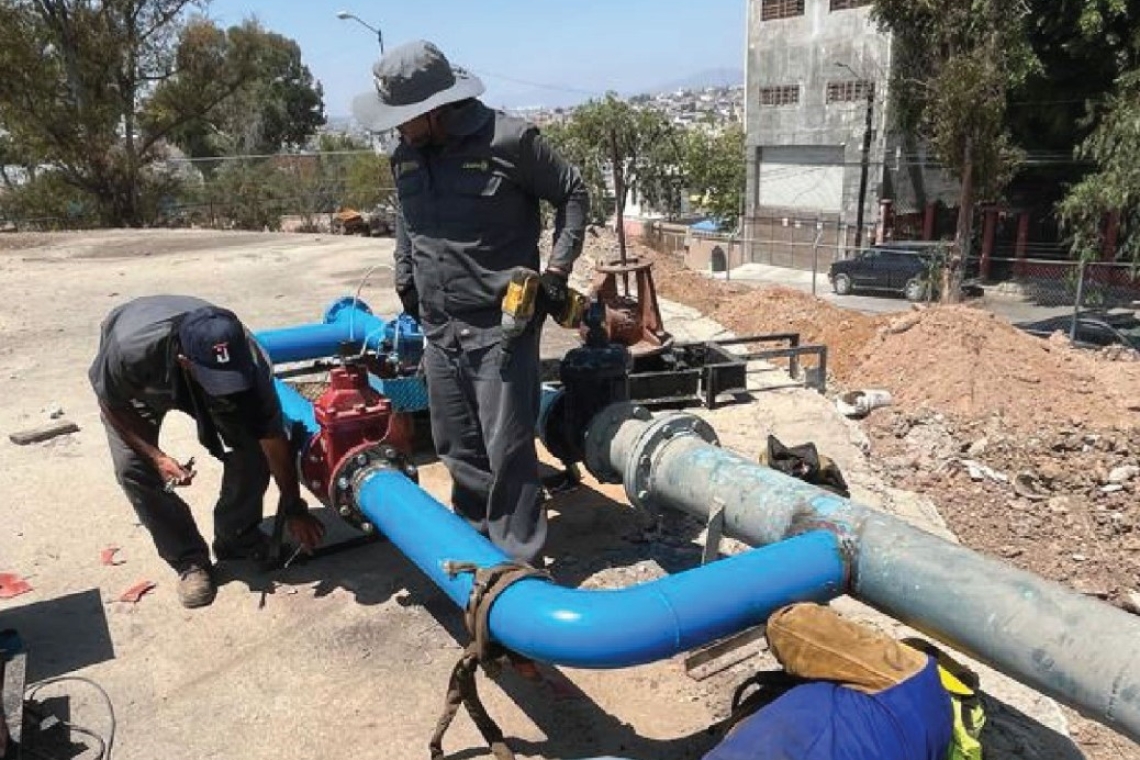 REALIZA CESPT MANTENIMIENTO DE VÁLVULAS Y FLOTADORES DEL SISTEMA HIDRÁULICO DE LA CIUDAD 