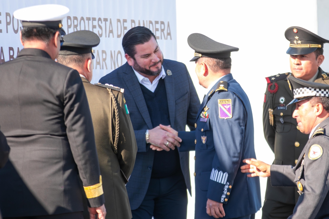 Presidente municipal Ismael Burgueño asiste a toma de posesión del nuevo comandante de la base aérea militar no. 12 