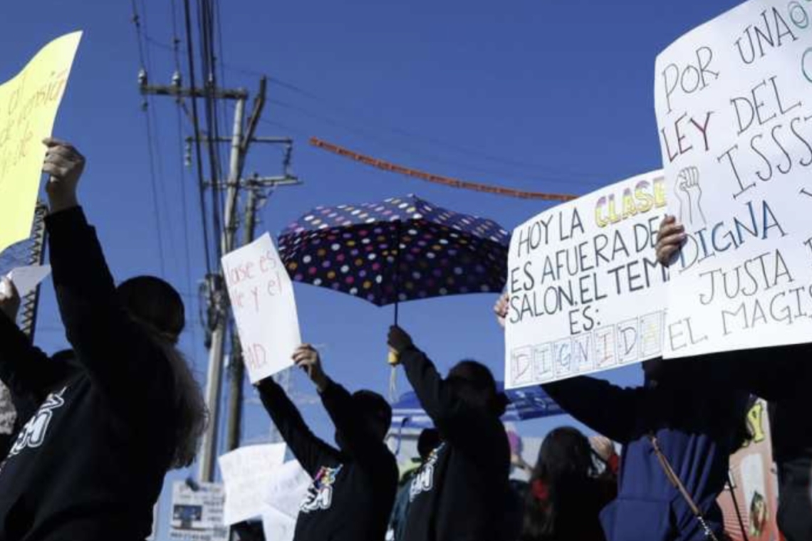 Protestan maestros del SETE; no bloquearon carretera libre a Tecate