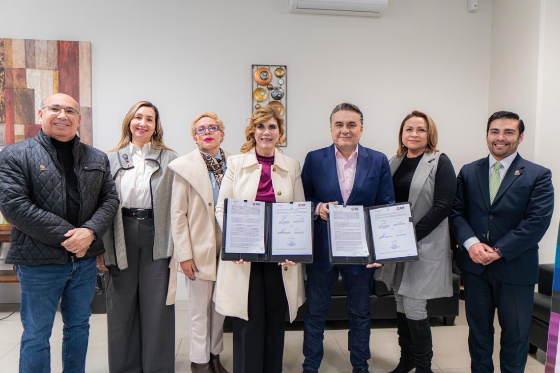 Firman convenio de colaboración Dr. Ruiz Uribe y DIF Baja California