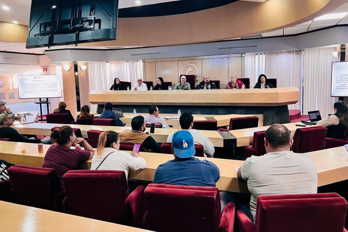 Imparte XXV Ayuntamiento de Tijuana taller a comerciantes de bazares sobre la reglamentación municipal