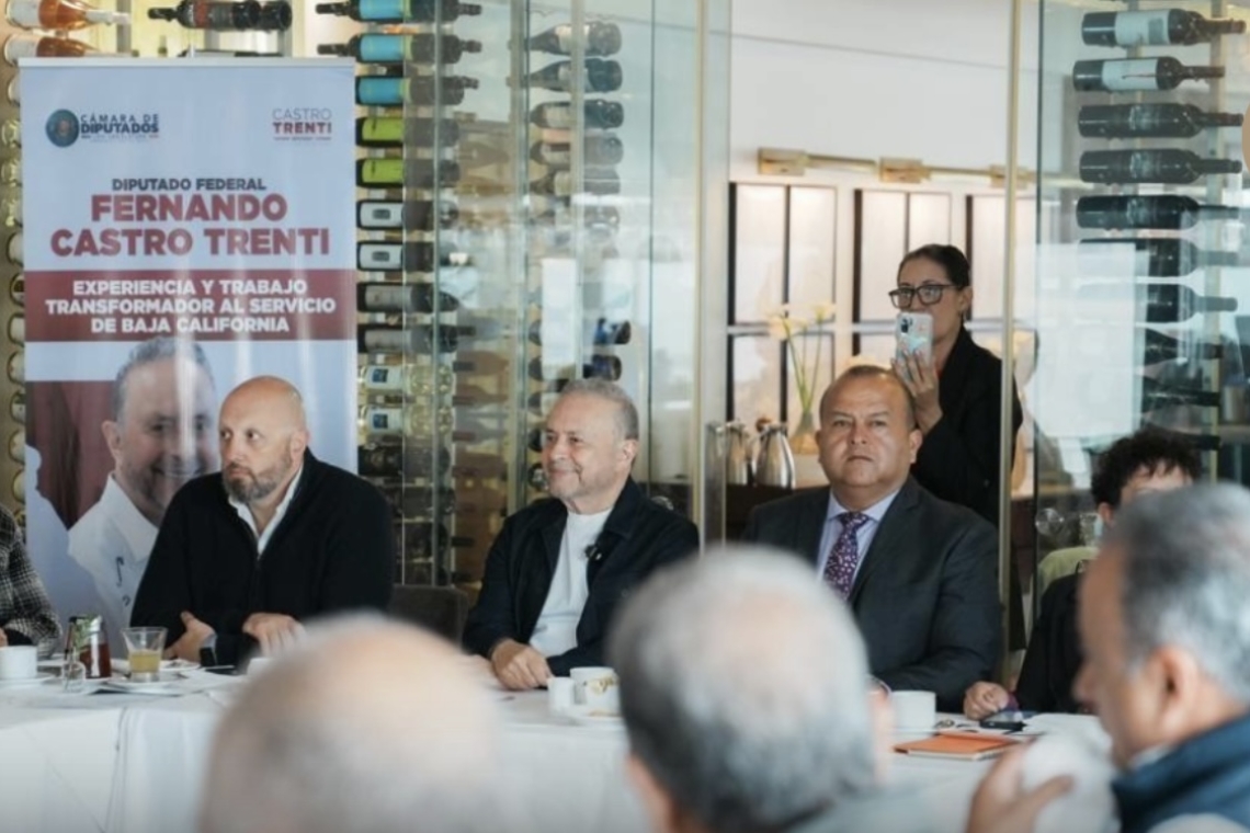 Dip. Fed. Fernando Castro Trenti, con cúpula empresarial de Ensenada