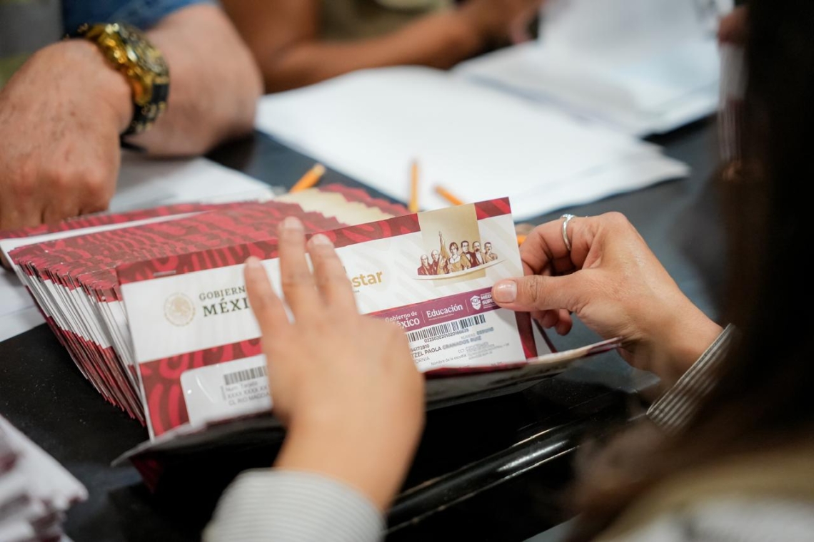 Llegan 43 Mil 899 nuevas tarjetas de la beca de preparatorio “ Benito Juárez”: Ruiz Uribe 