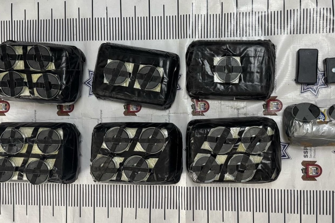 Atiende Policía Municipal caso de &quot;Mula ciega&quot; y decomisa 6 paquetes con droga