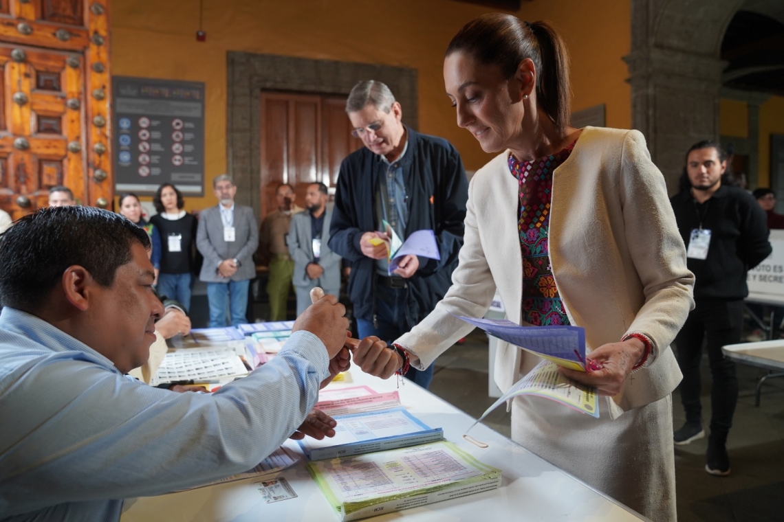 Emisión de voto de la presidenta Claudia Sheinbaum en primera elección del Poder Judicial