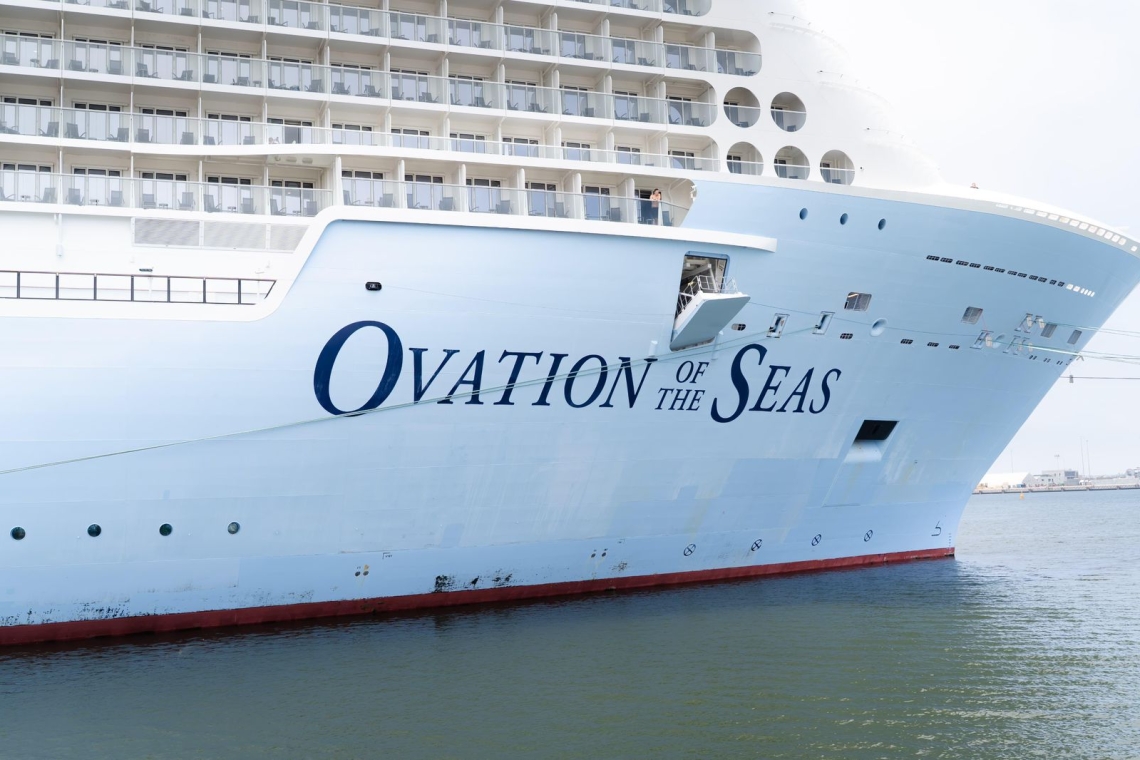 Llega a Ensenada el crucero más grande del mundo