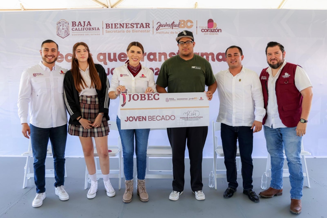 Becas del Estado a estudiantes de San Felipe