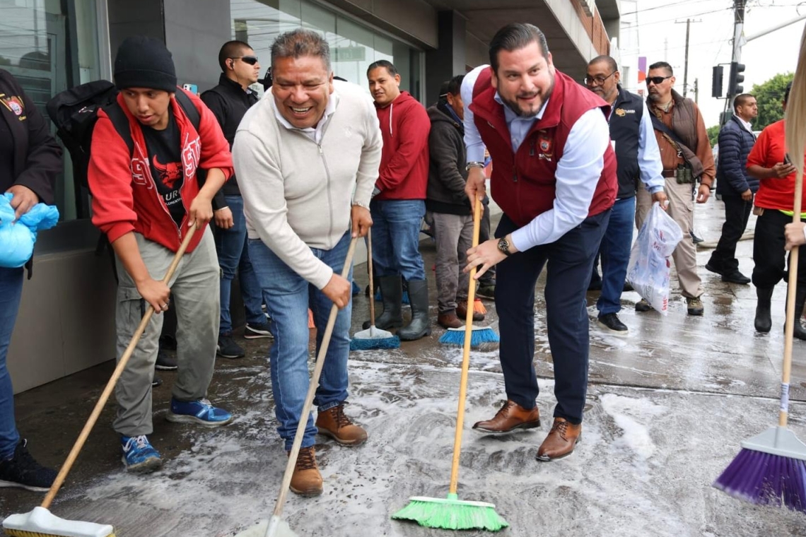  Recorre Ismael Burgueño colonias beneficiadas con el programa ‘Tijuana, Ciudad Limpia’