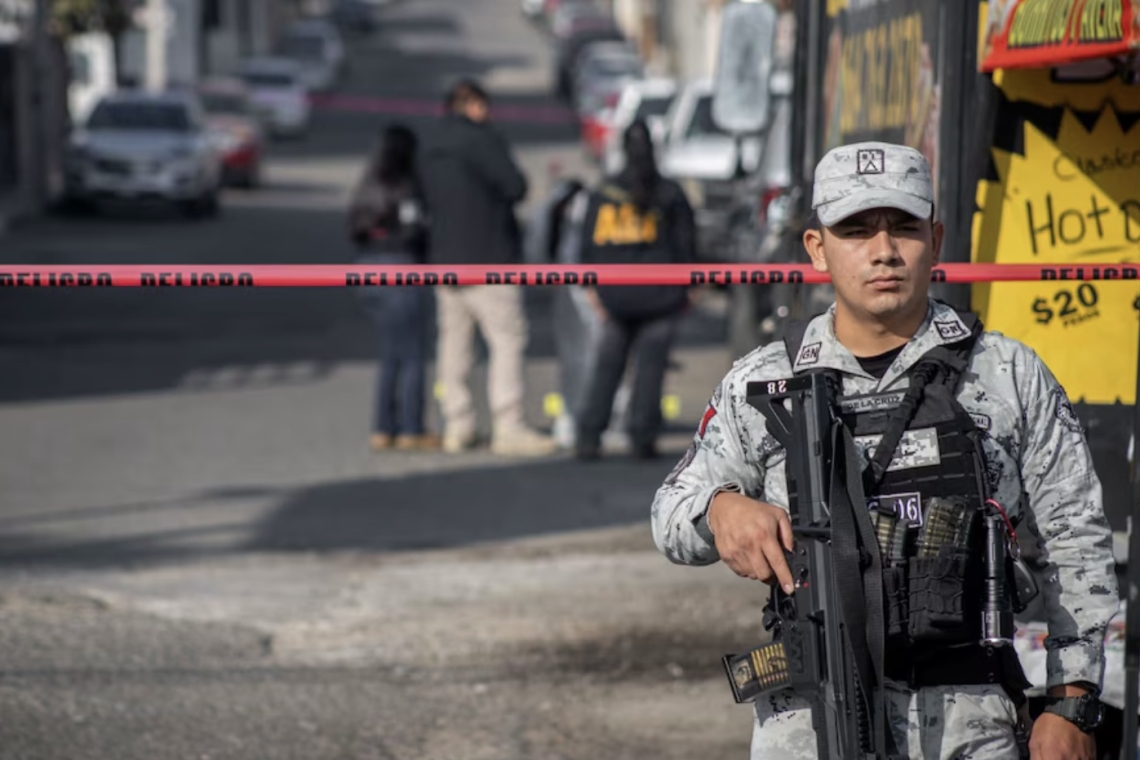 Hallan cadáveres en vehículos y detienen a integrantes del Cártel de Sinaloa en Tijuana