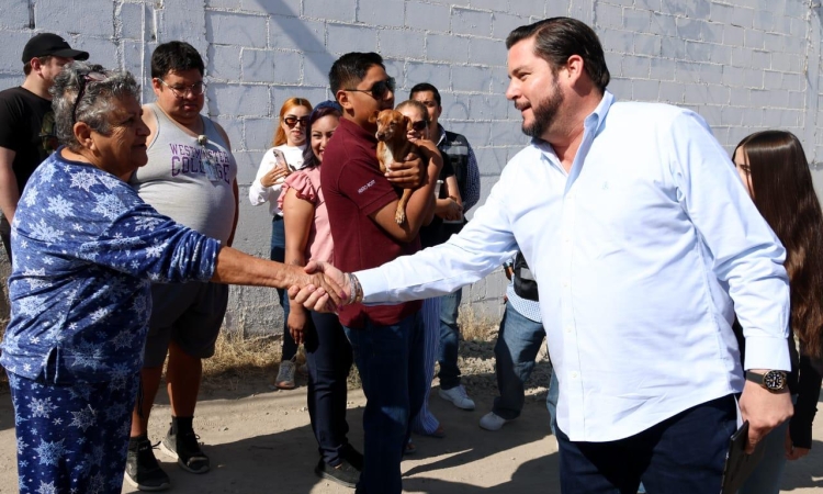 Recorre Ismael Burgueño colonias de la Zona Este para supervisar acciones del programa ‘Tijuana: Ciudad Limpia