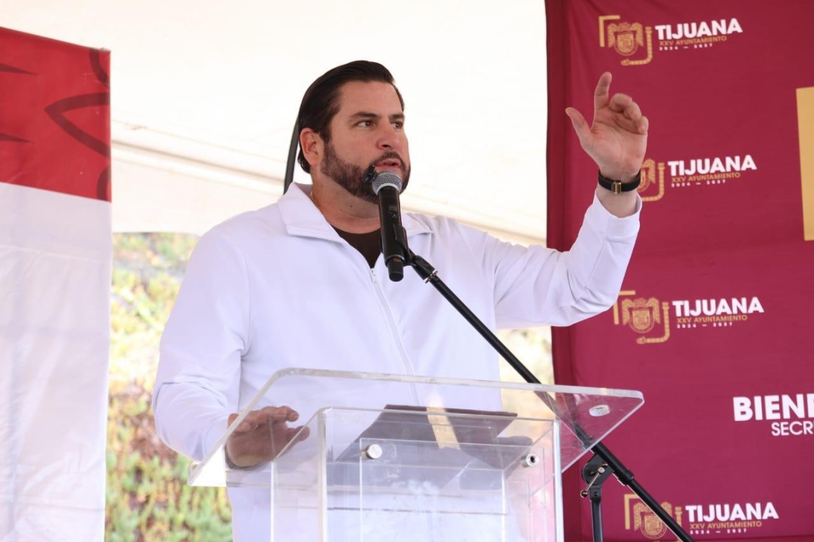 Presenta Ismael Burgueño a la nueva secretaria de Bienestar ante la comunidad de la Delegación Sánchez Taboada