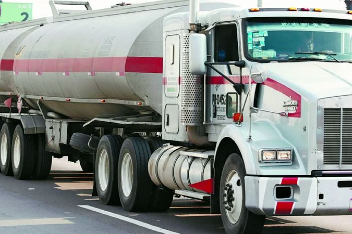 Gobierno va por mayor vigilancia en combustibles