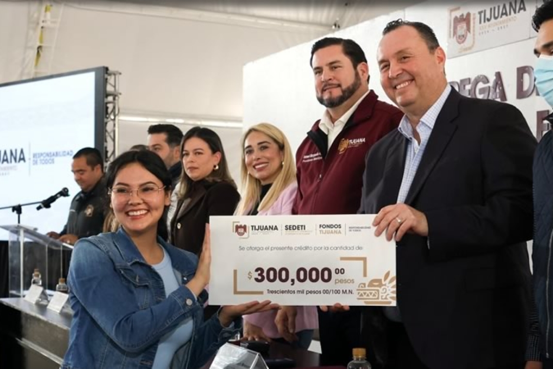 Entrega Ismael Burgueño más de 900 créditos del Fideicomiso 'Fondos Tijuana'