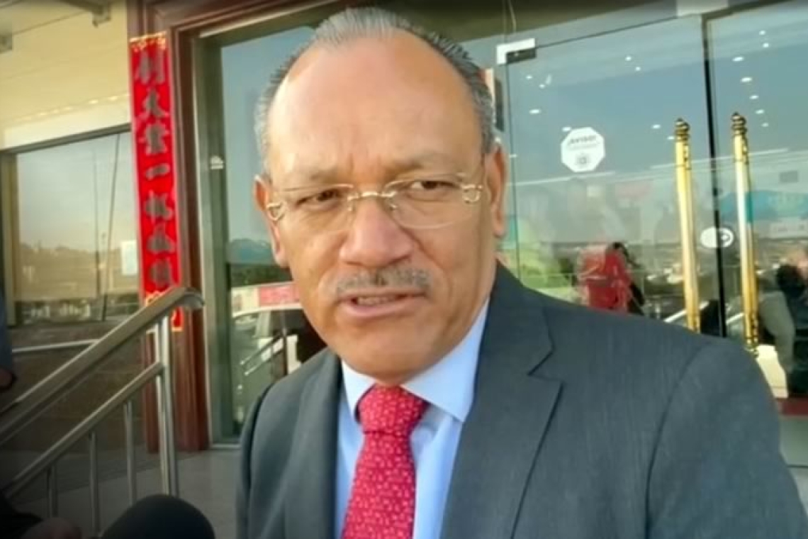 SAT de Baja California frena operativos en tiendas de saldos tras cateo federal