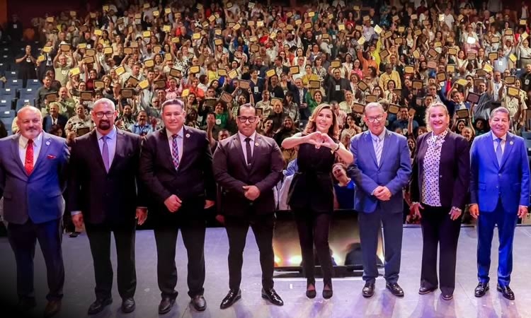 Celebración por el día del maestro