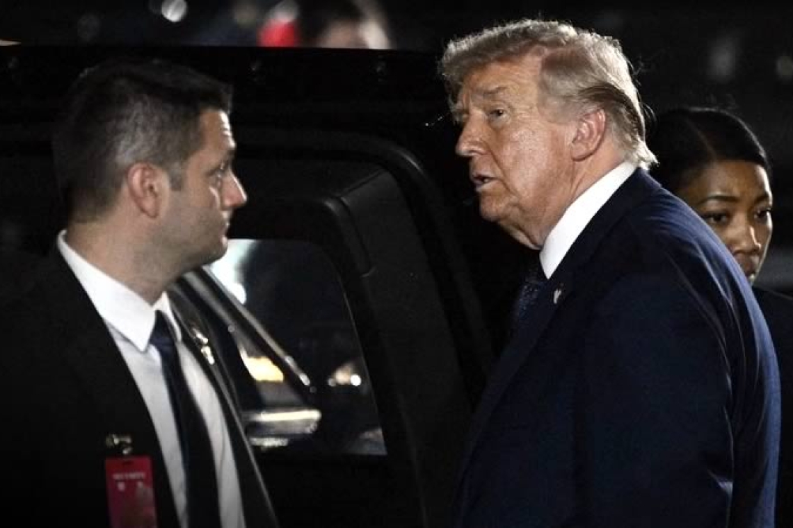 Trump, implicado en varias operaciones bursátiles con grandes empresas de EU.