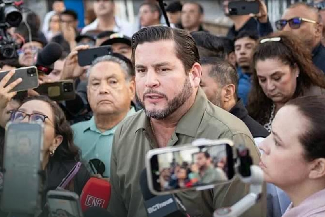 Burgueño anuncia que va por gobernatura y exhibe documento de FGR donde no se le investiga