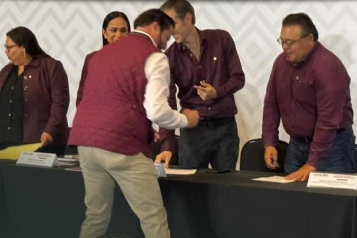 Ismael Burgueño formaliza su registro como aspirante a la coordinación estatal de BC