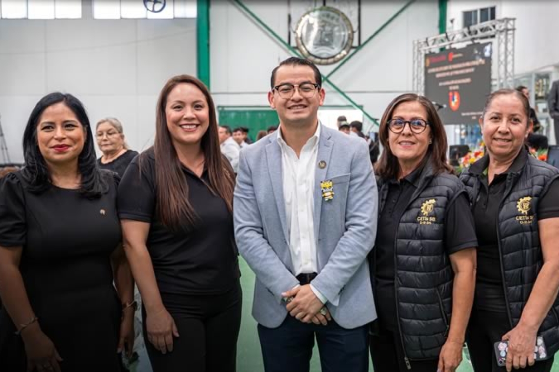 Preside Abdiel Gutiérrez Coronado ceremonia de graduación de la XLIV Generación del CETis No.58