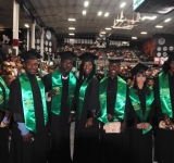 Haitianos y venezolanos ejemplo de superación, se gradúan de la preparatoria en Tijuana