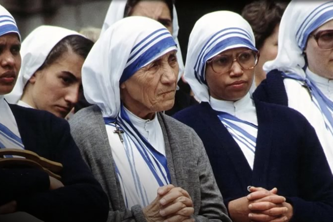Madre Teresa de Calcuta: “Algunas personas llegan a nuestra vida como bendiciones, otras llegan como lecciones”