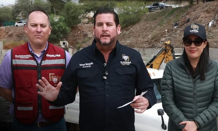 Supervisa Ismael Burgueño Ruiz trabajos de limpieza y desazolve en el desarenador Florido 1