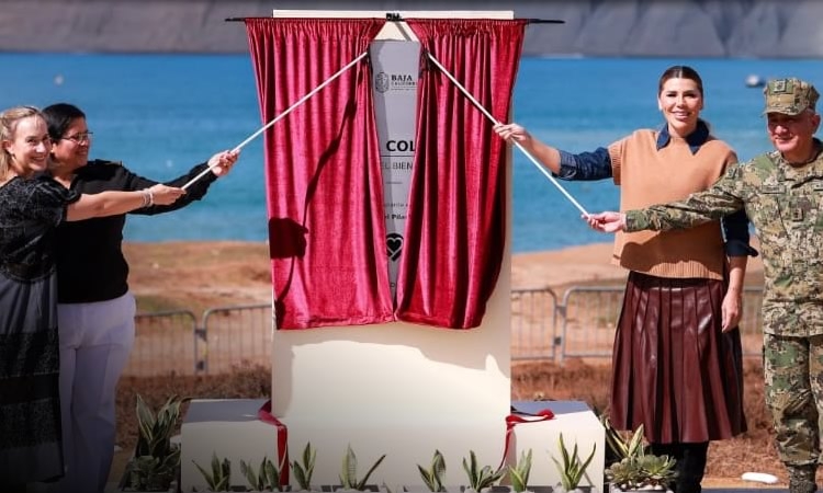 Colocación de la primera piedra del megapuerto Punta Colonet